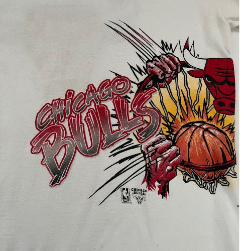 Rare vintage Chicago Bulls Magic Johnson T's T-Shirt. XL