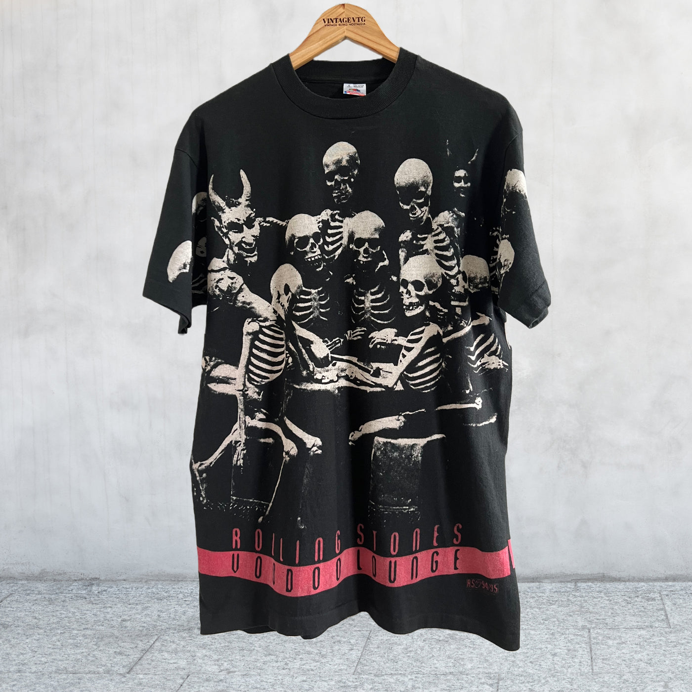 Vintage Rolling Stones 1994 Tour Voodoo Lounge Shirt. Large