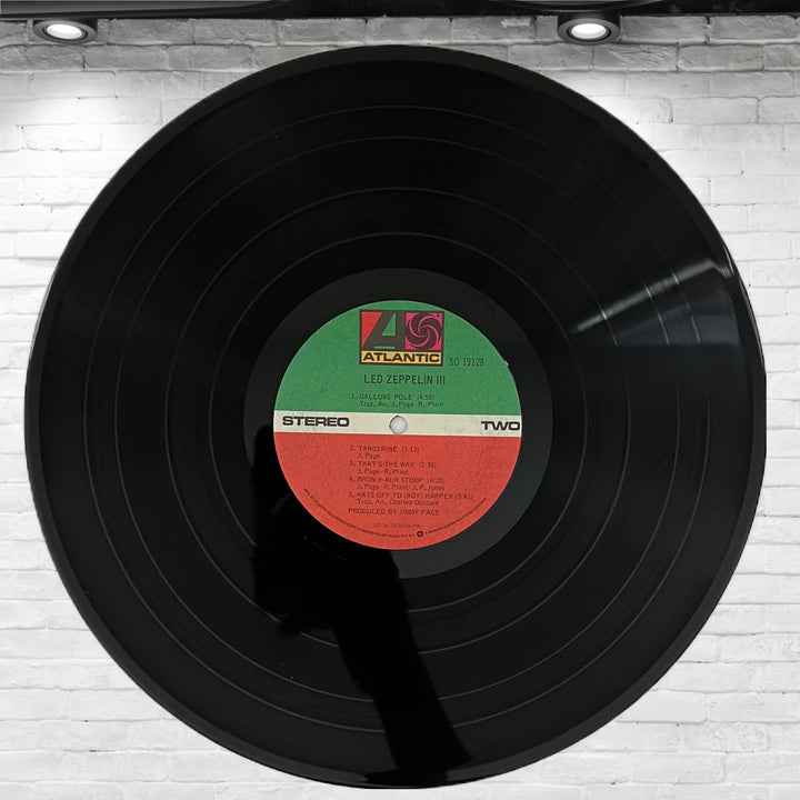 Vintage 1977 Led Zeppelin III vinyl Album SD19128
