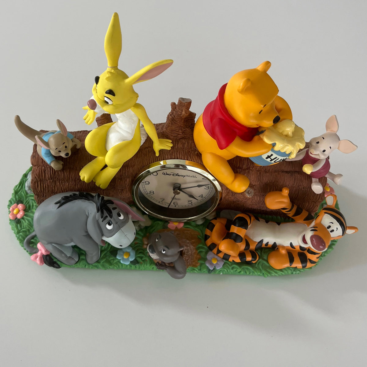 Rare VTG Walt Disney World Winnie The Pooh & Friends Quartz Clock