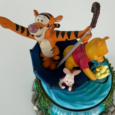 Very rare VTG Disney Winnie The Pooh in Umbrella Floating Music Box
