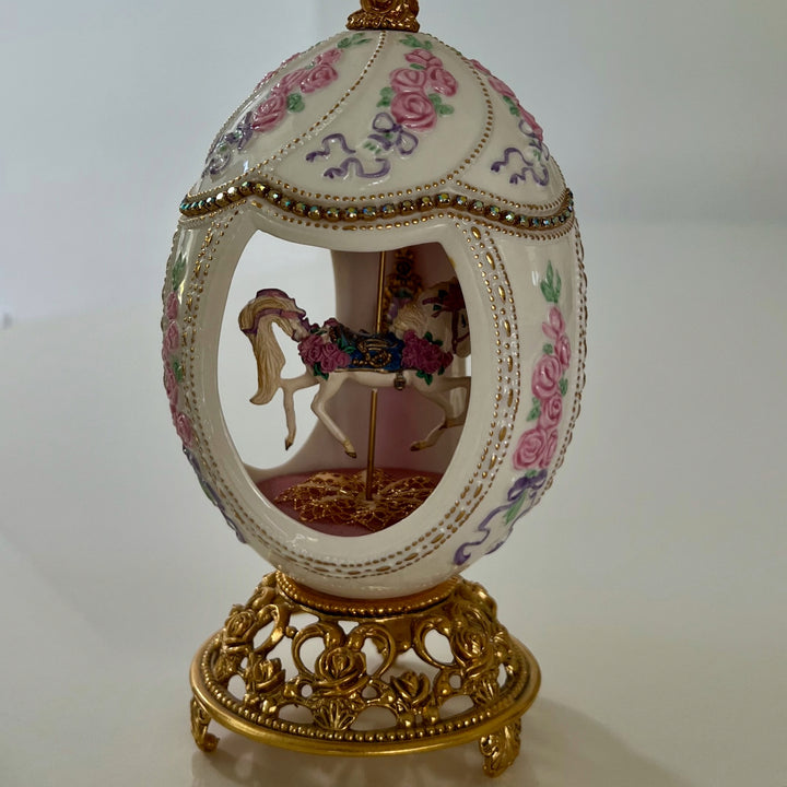 VTG 1996 Franklin Mint House of Faberge Porcelain Egg Carousel Jewel Music Box with Gold Accent