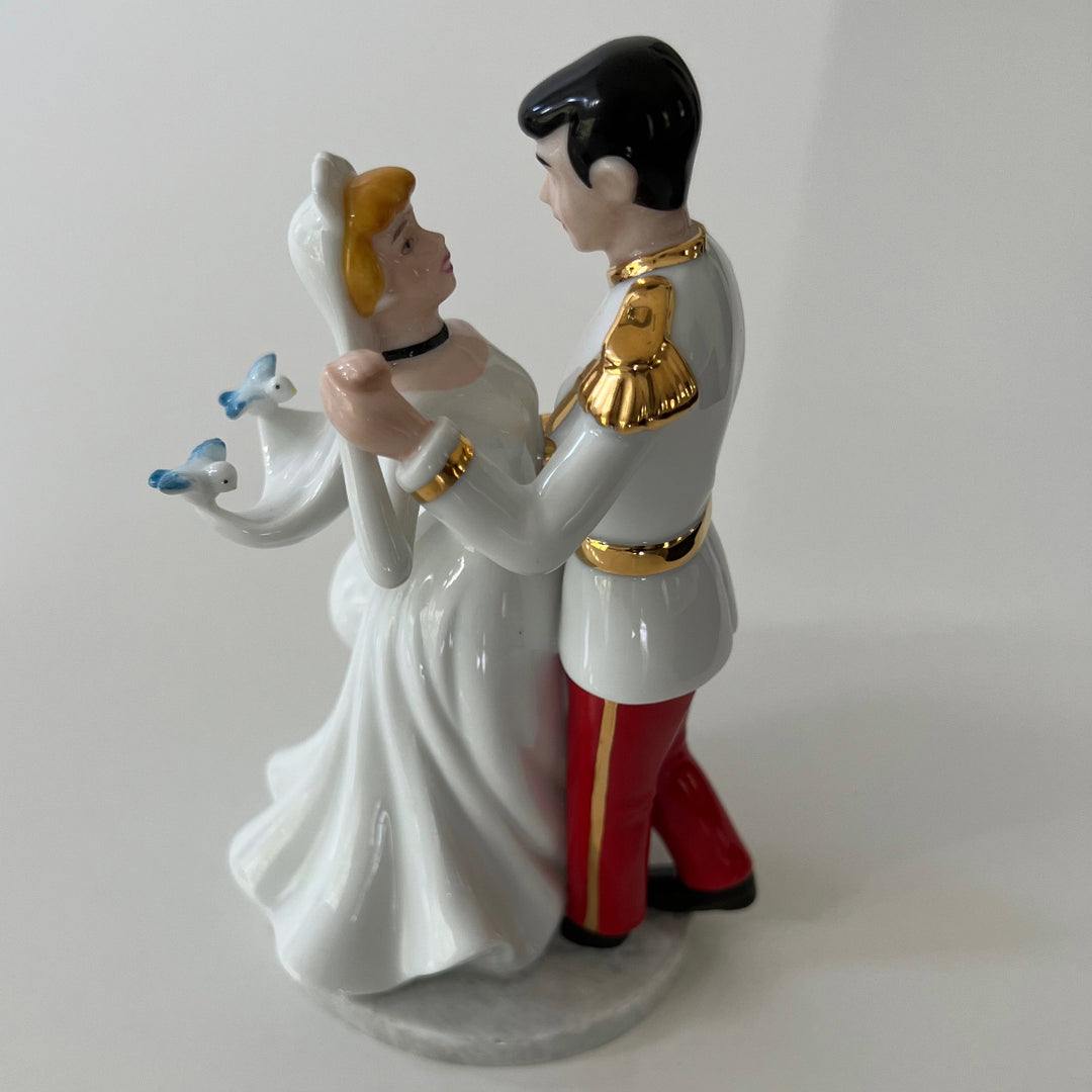 VTG Disney Cinderella And Prince Charming Porcelain Figurine