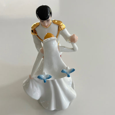 VTG Disney Cinderella And Prince Charming Porcelain Figurine