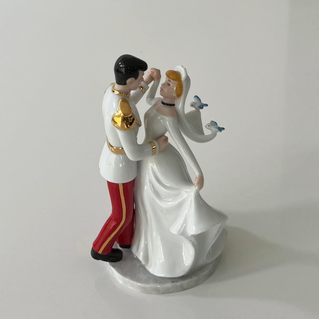 VTG Disney Cinderella And Prince Charming Porcelain Figurine