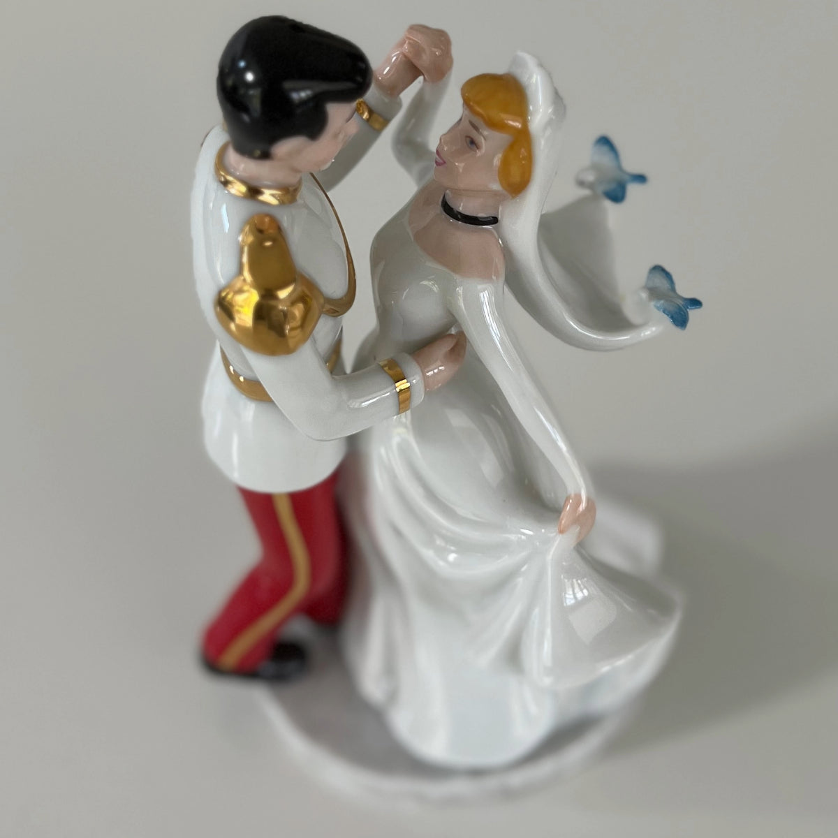 VTG Disney Cinderella And Prince Charming Porcelain Figurine