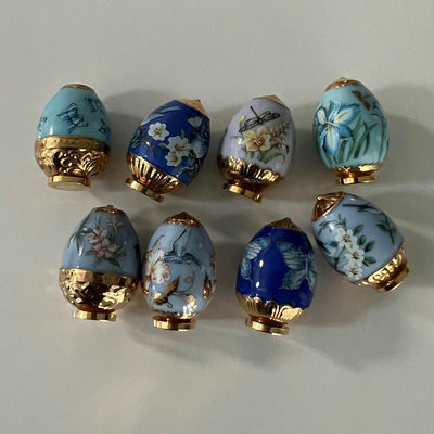 Vintage Franklin Mint House of Faberge Sapphire Garden With 8 Faberge Eggs.