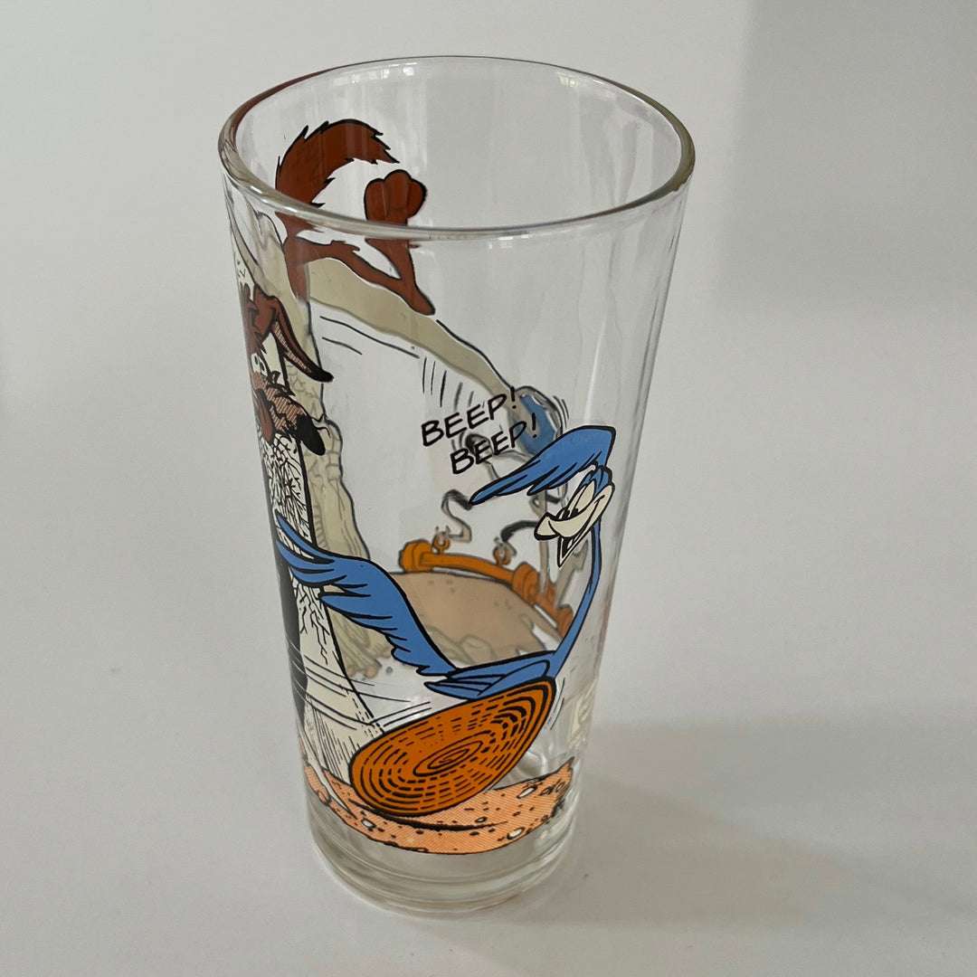 Vintage 1976 Wiley Coyote Looney Tunes Drinking Glass