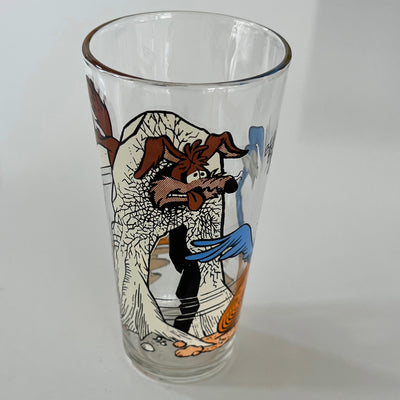 Vintage 1976 Wiley Coyote Looney Tunes Drinking Glass