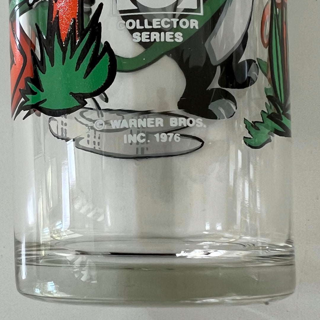 Vintage 1976 Pepe Le Pew and Daffy Duck Looney Tunes Drinking Glass