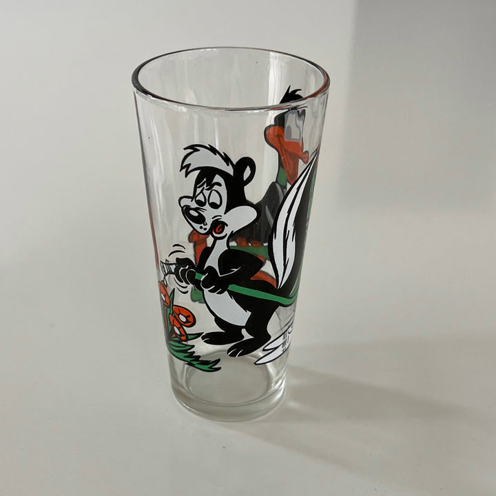 Vintage 1976 Pepe Le Pew and Daffy Duck Looney Tunes Drinking Glass