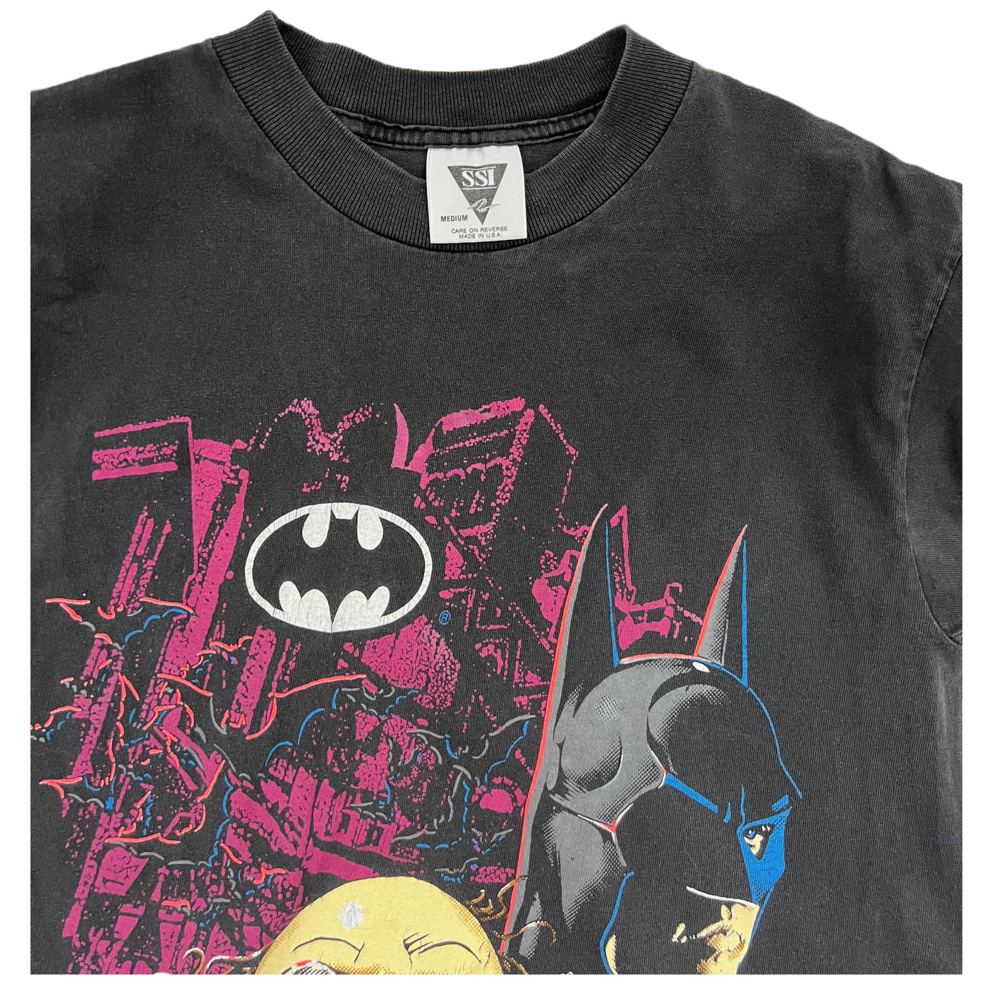 VINTAGE 1991 BATMAN RETURNS MOVIE T-SHIRT. MEDIUM