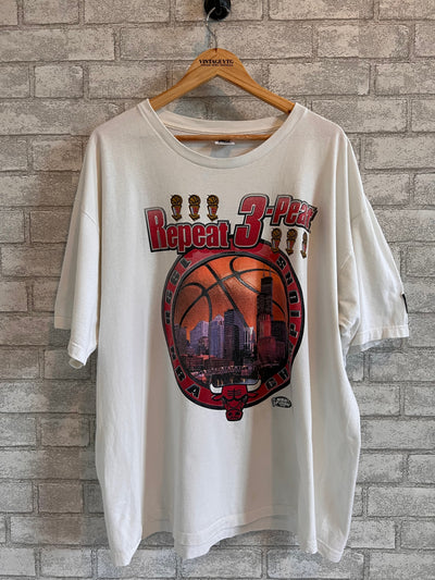 Vintage Chicago Bulls 98 Repeat 3-Peat NBA Basketball Starter T-Shirt. XL