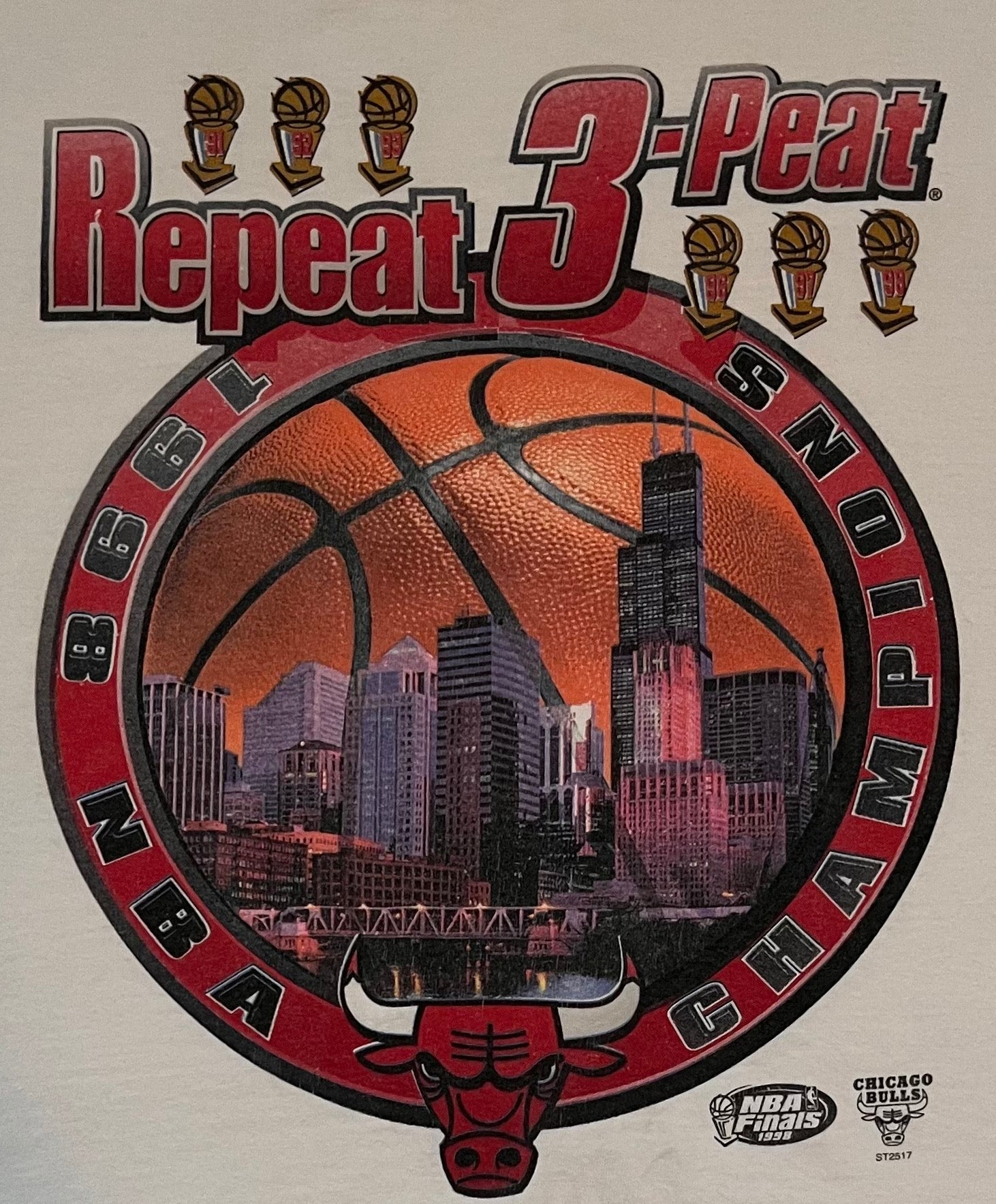 VINTAGE 1998 STARTERS NBA store CHICAGO BULLS CHAMPIONS REPEAT THE 3 PEAT T SHIRT XL