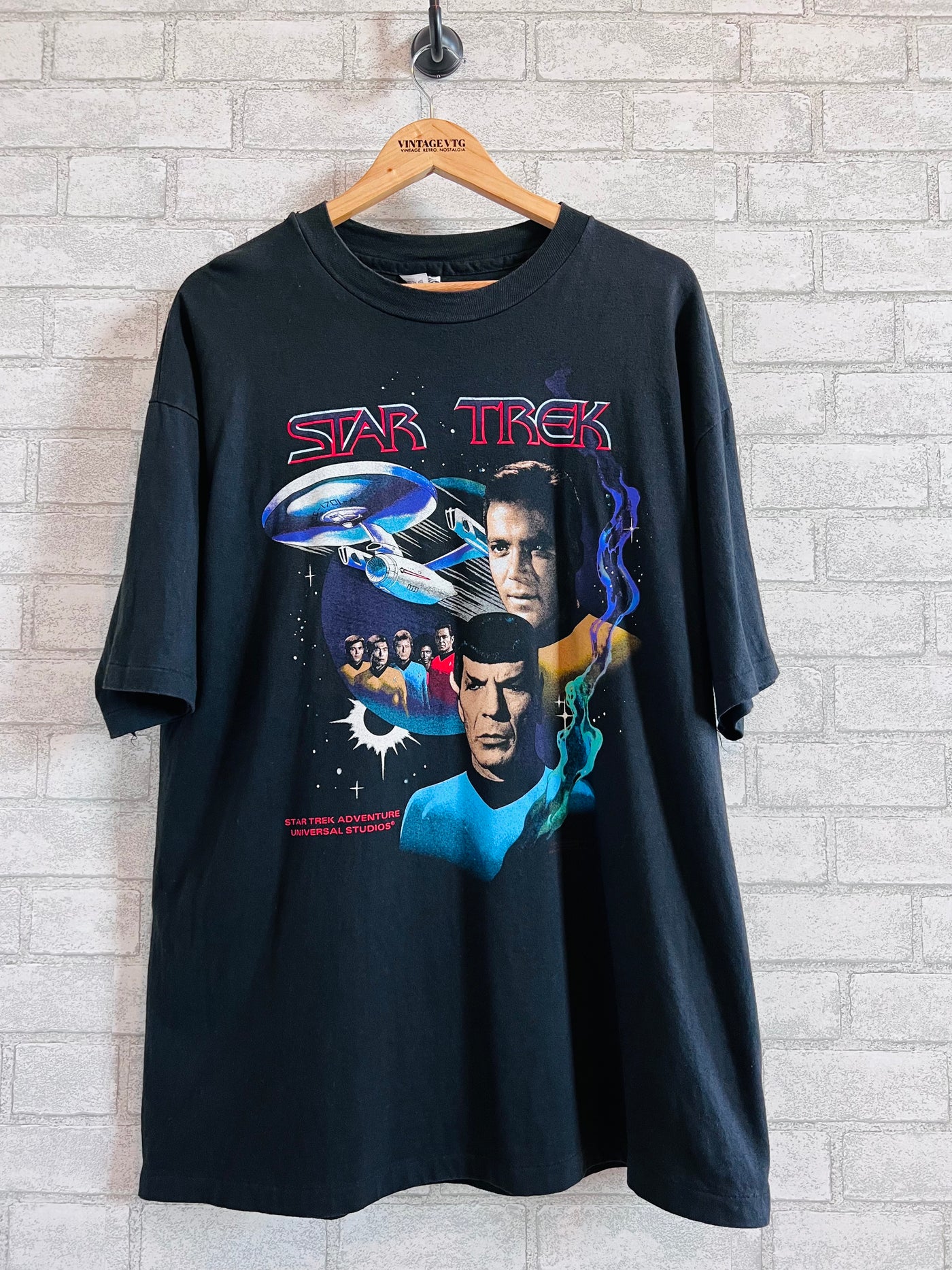 Vintage 1991 Star Trek Adventure, Spock, Kirk and crew T-shirt, Black X-Large.