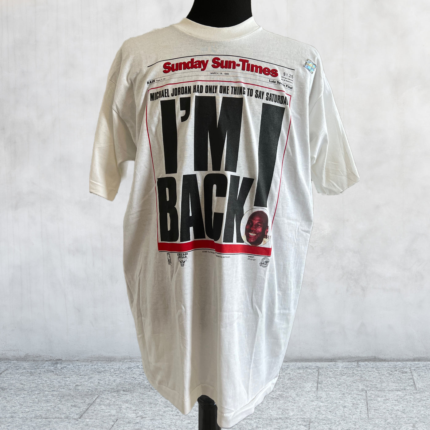 Rare Vintage 1995 Chicago Sun-Times Michael Jordan I'm Back White T-Shirt. XL.  New without tag front view