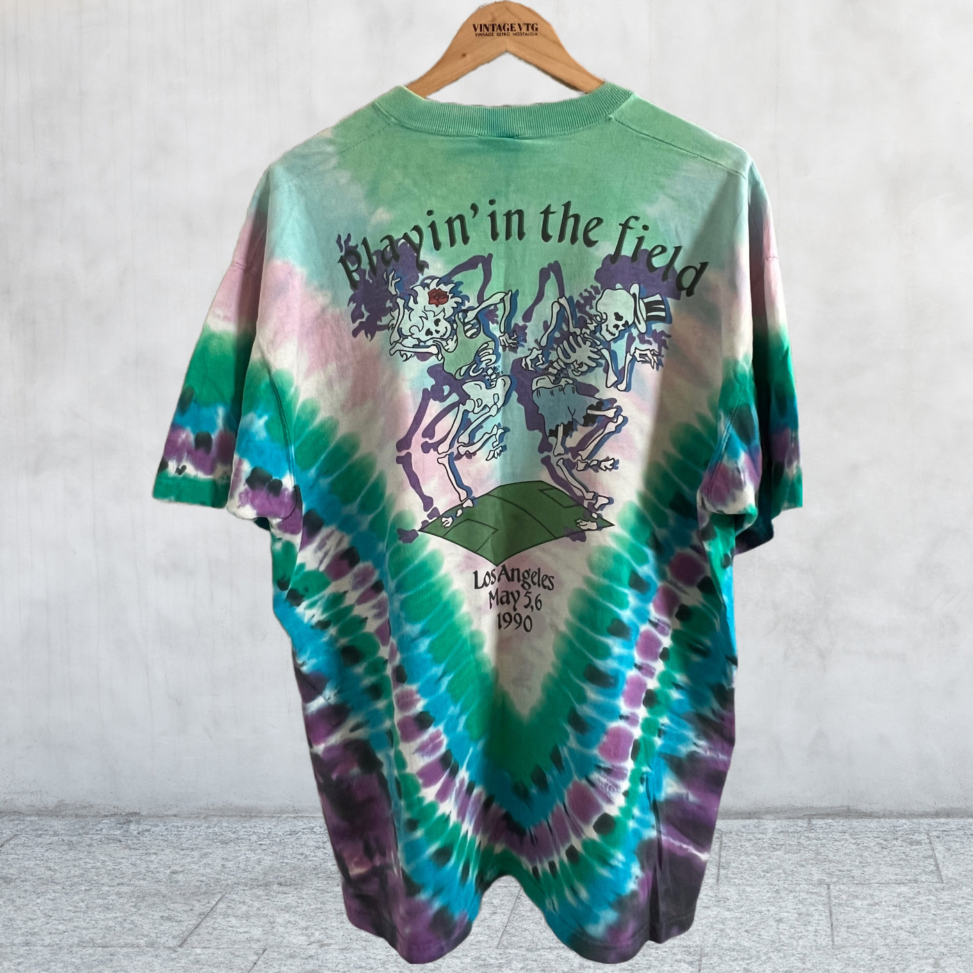 Vintage 1990 Grateful Dead Playing in The Field Los Angeles Tour T-shirt. XL back view of shirt
