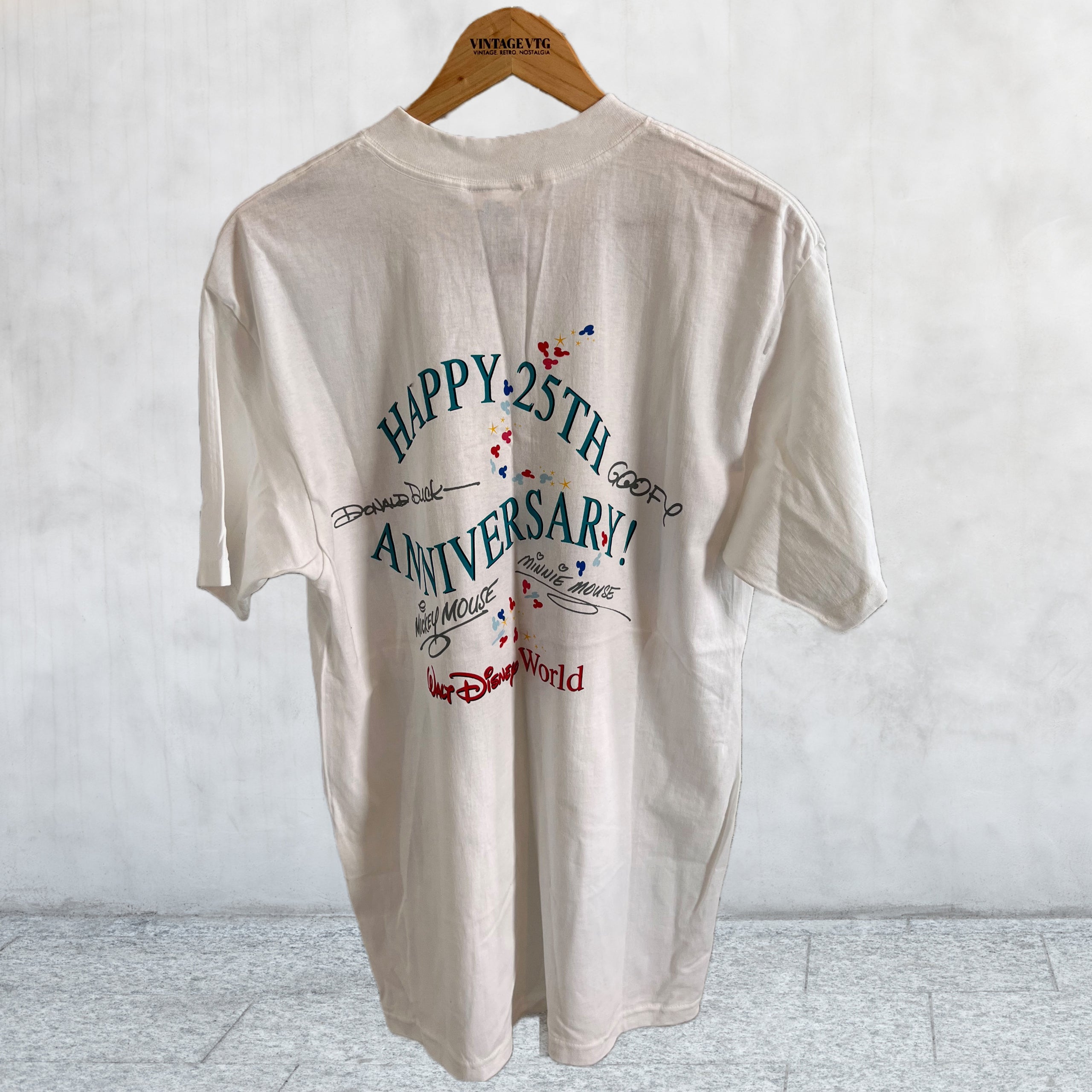 Vintage 90s Disney World 25th Anniversary T-shirt. New