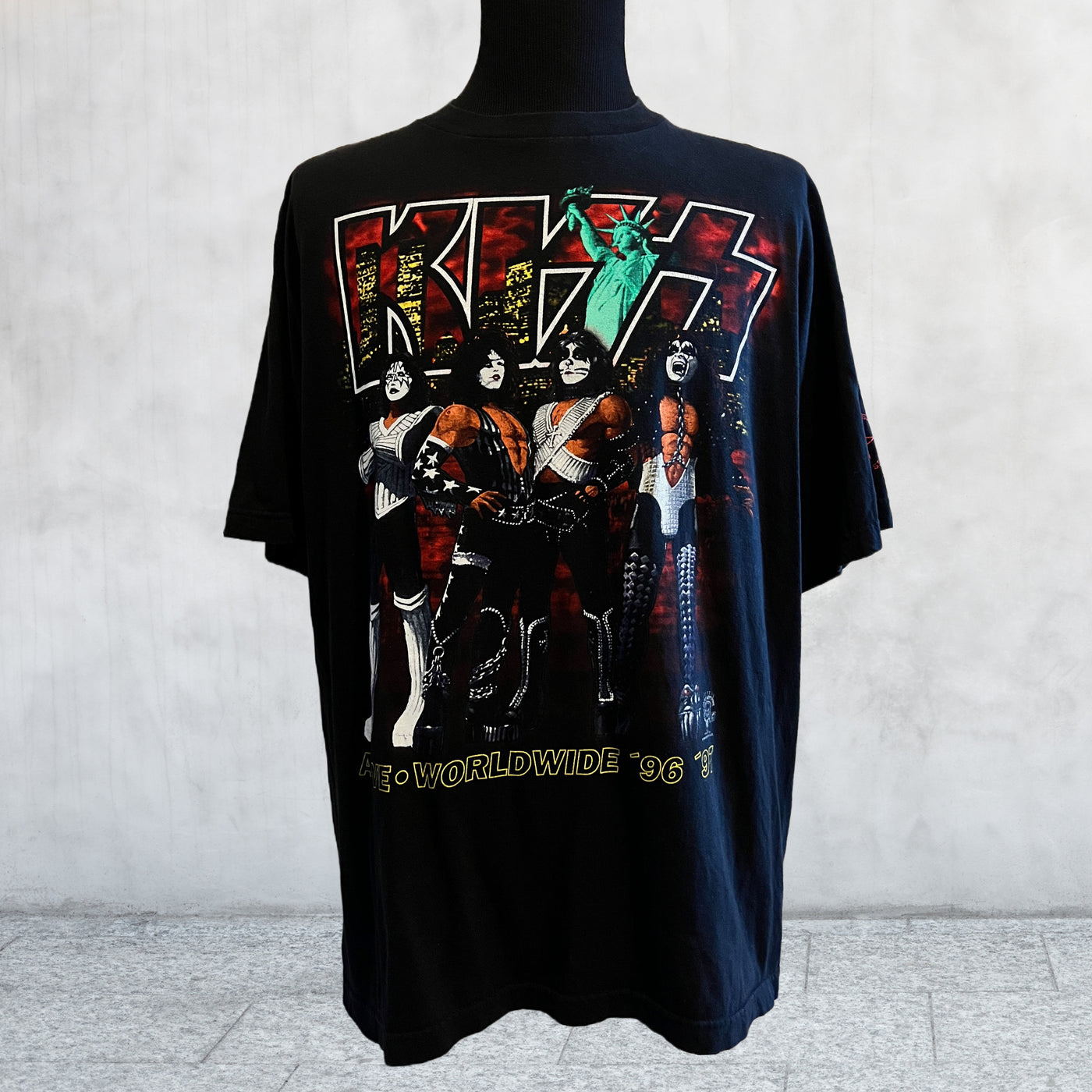 Vintage Kiss Madison Square Garden 1996 Alive Worldwide Tour T-Shirt.  XL
