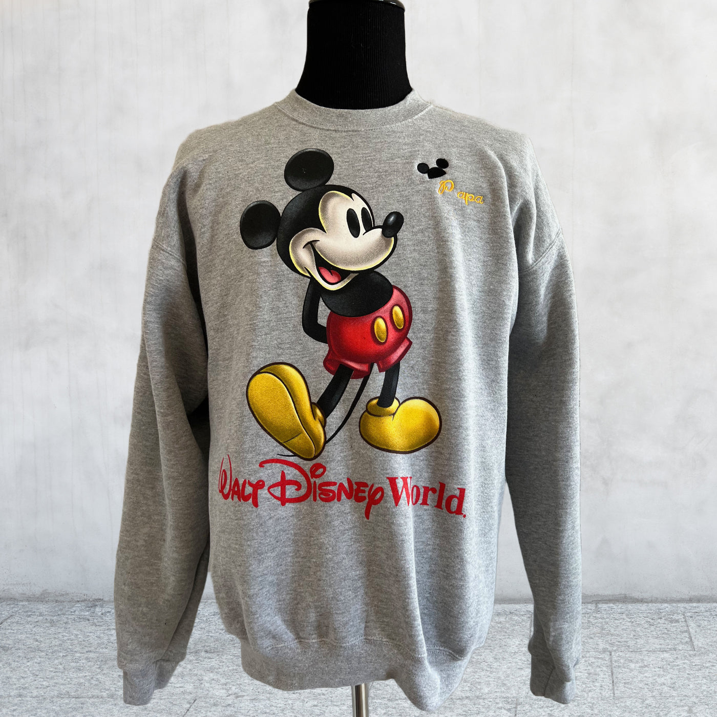 Vintage Walt Disney World Mickey Papa Sweatshirt. Large