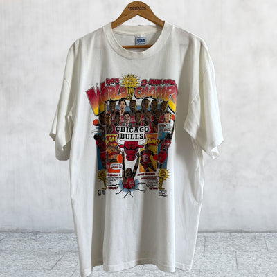 Vintage 1993 Chicago Bulls 3 Time NBA World Champs Caricature T-Shirt. XL
