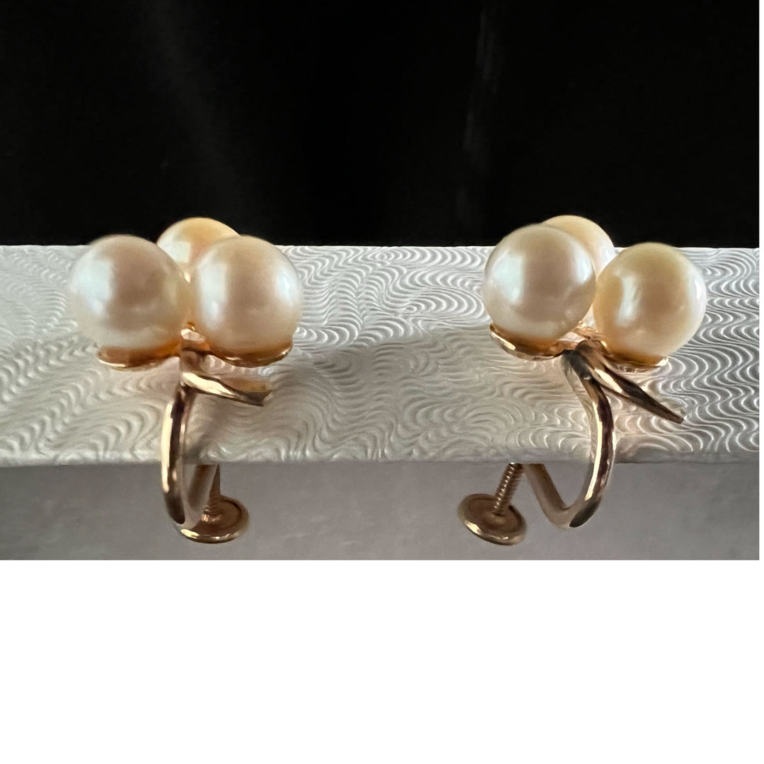 Vintage 14Kt Gold Triple Pearl Screw back Earrings 4.1g