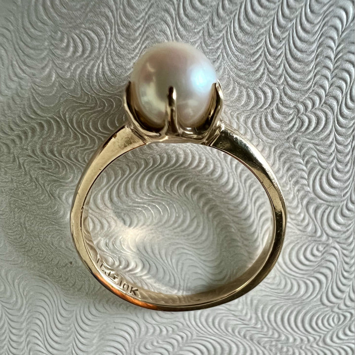 Vintage 10K Yellow Gold Cultured Pearl Solitaire Ring