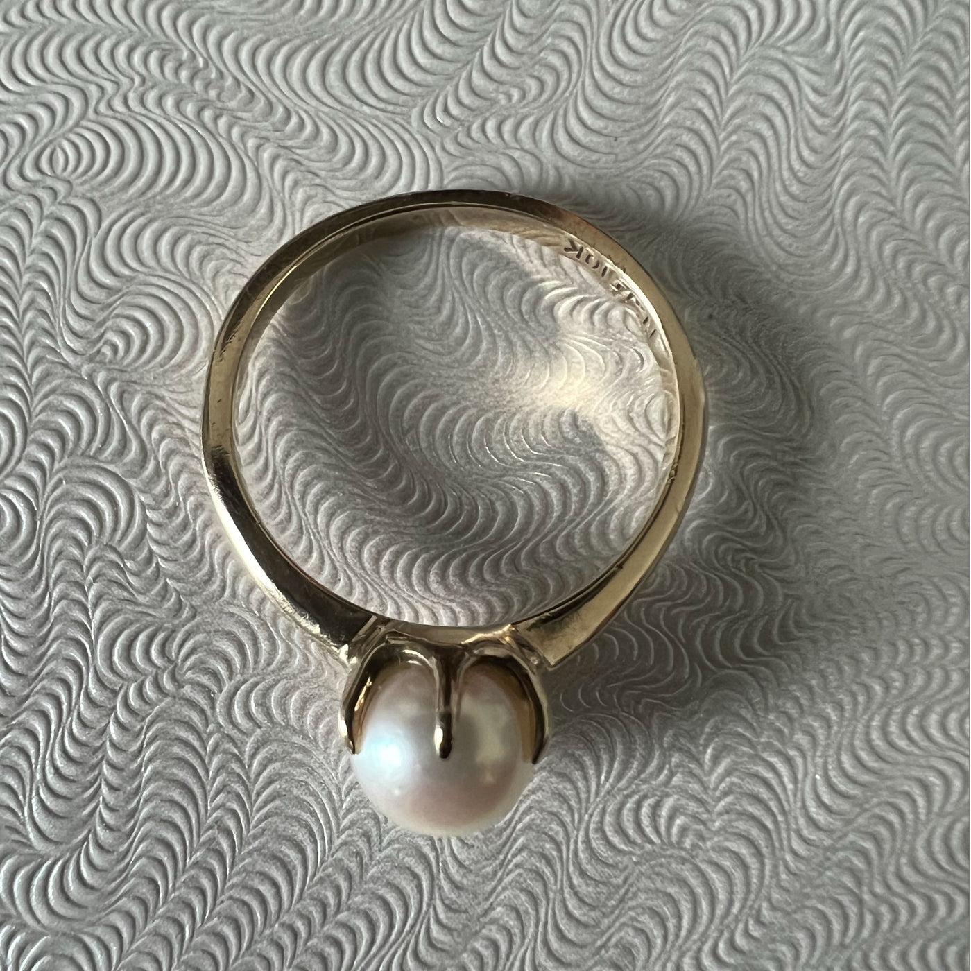 Vintage 10K Yellow Gold Cultured Pearl Solitaire Ring