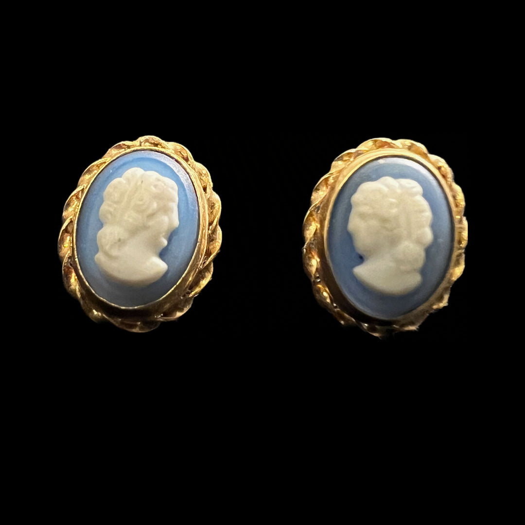 Vintage 14K Yellow Gold Blue Cameo Stud Earrings 10mm